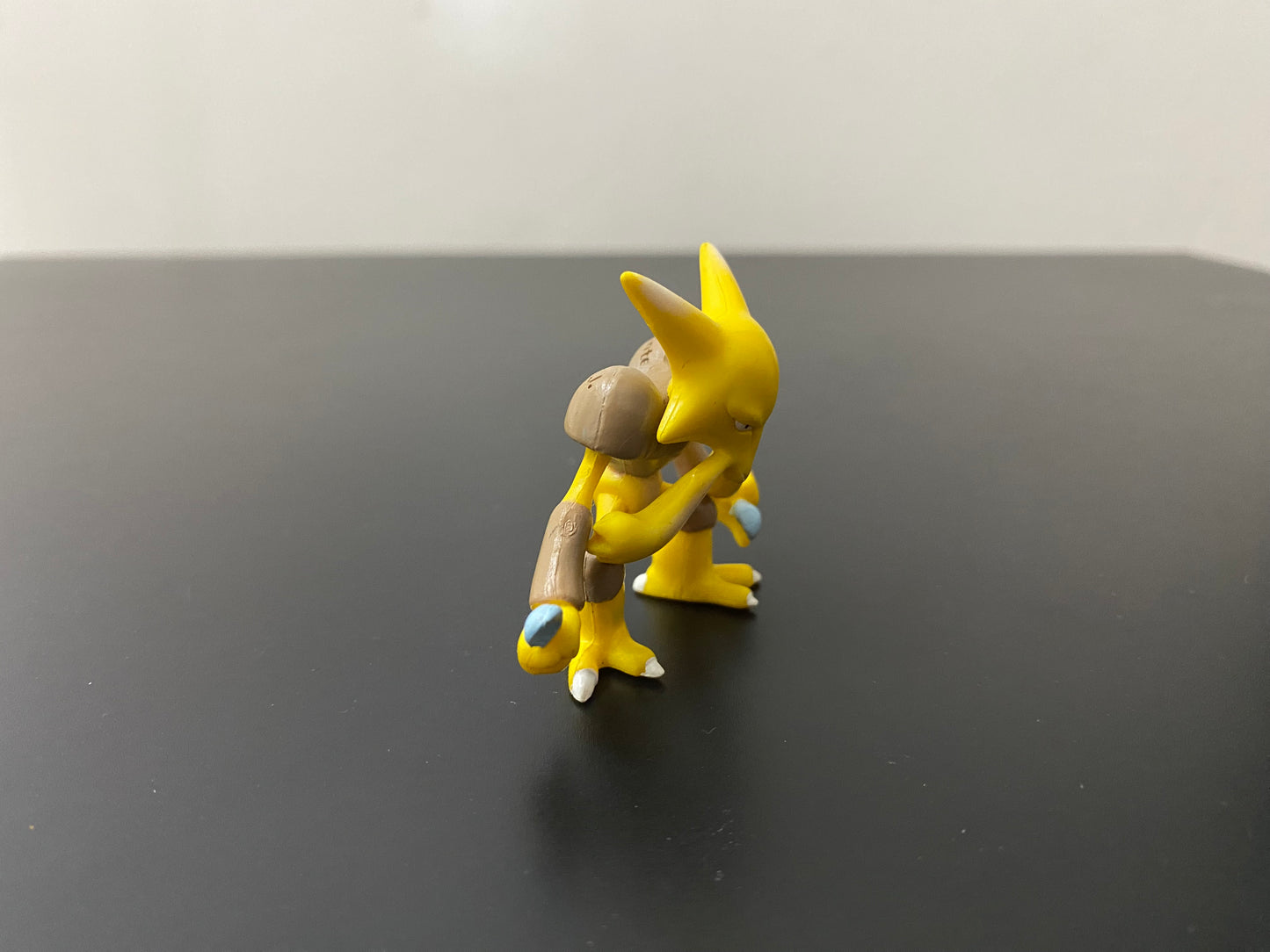 ALAKAZAM - FIGURE TOMY CGTSJ