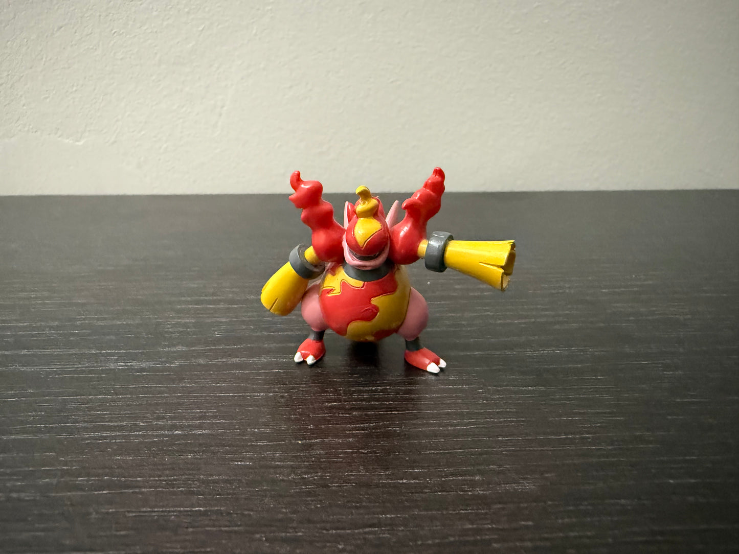 MAGMORTAR - FIGURE TOMY