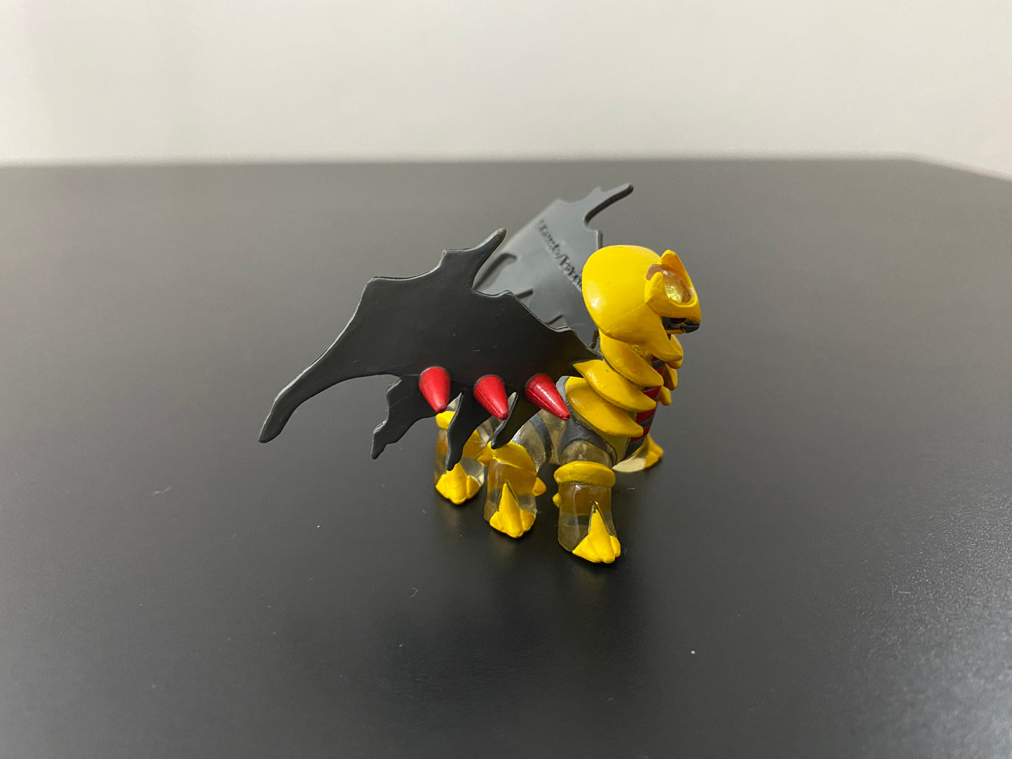 GIRATINA ALTERNATIVE POSE CLEAR - FIGURE TOMY CGTSJ