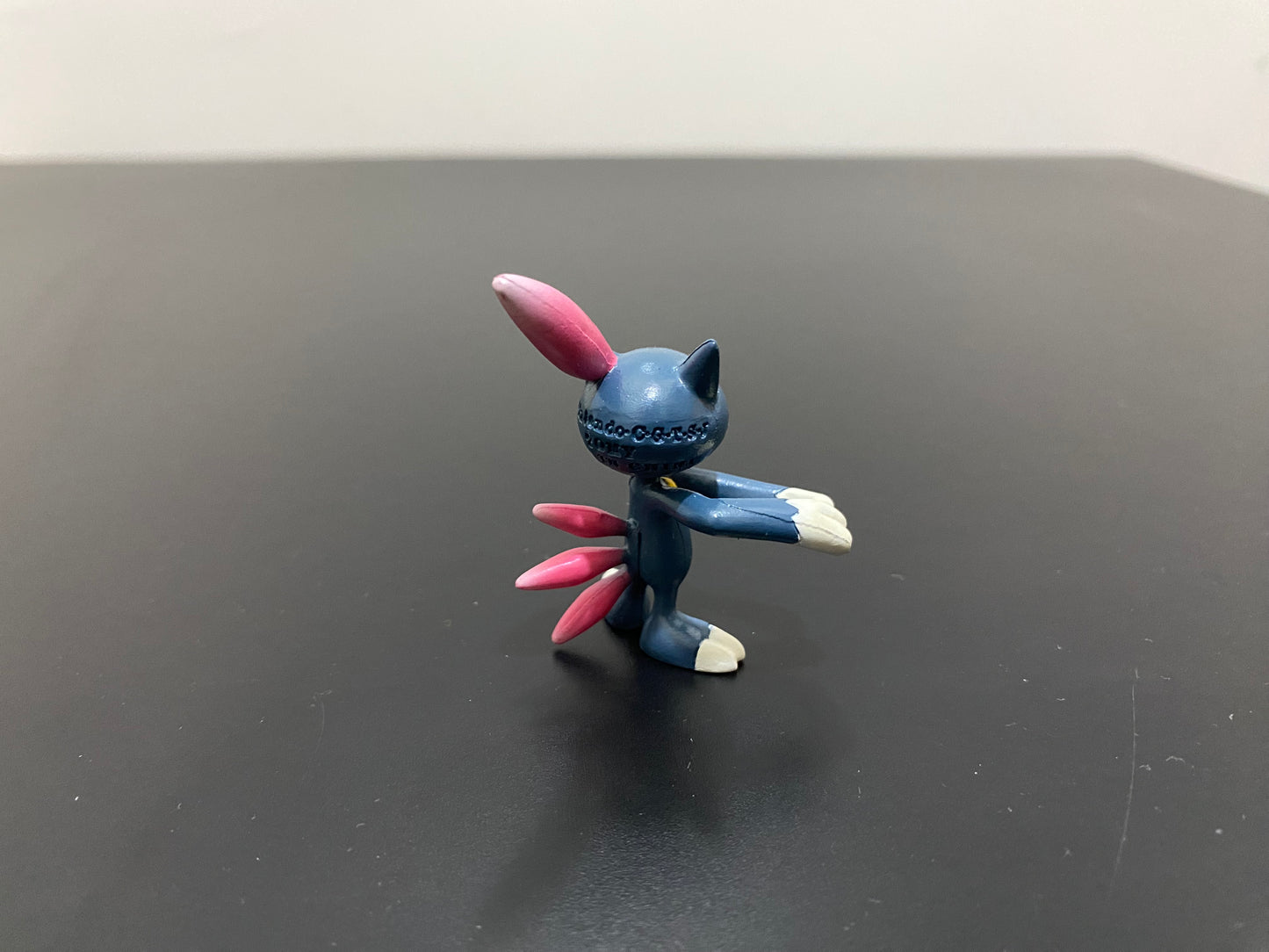 SNEASEL ALTERNATIVE POSE - FIGURE TOMY CGTSJ