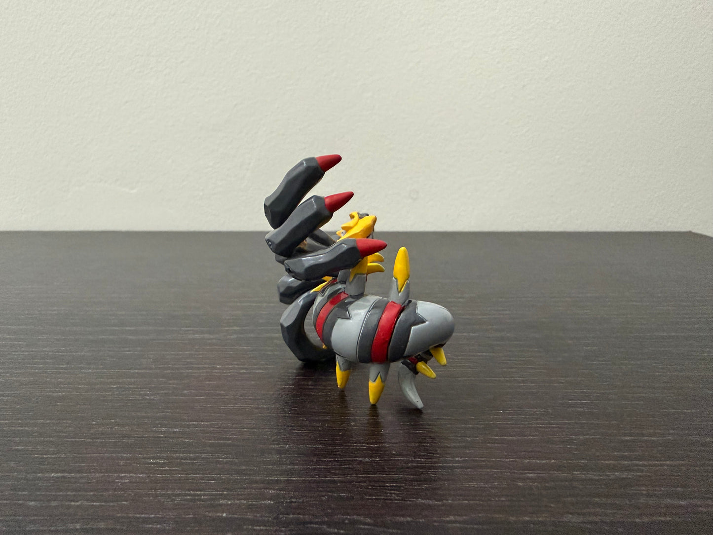 GIRATINA ORIGINAL FORM BATTLE POSE 2008 - FIGURE TOMY