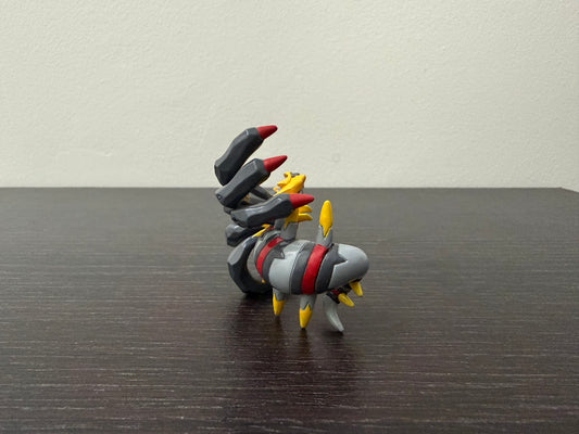 GIRATINA ORIGINAL FORM BATTLE POSE 2008 - FIGURE TOMY