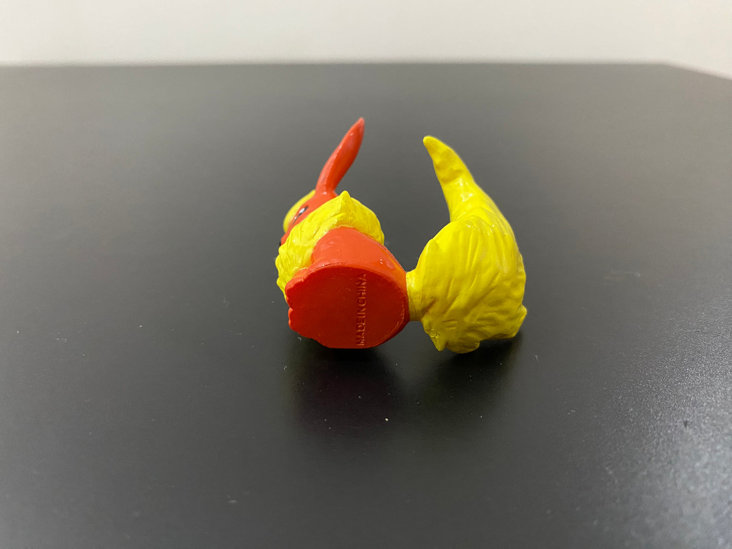 FLAREON NEW COLOR - FIGURE TOMY CGTSJ