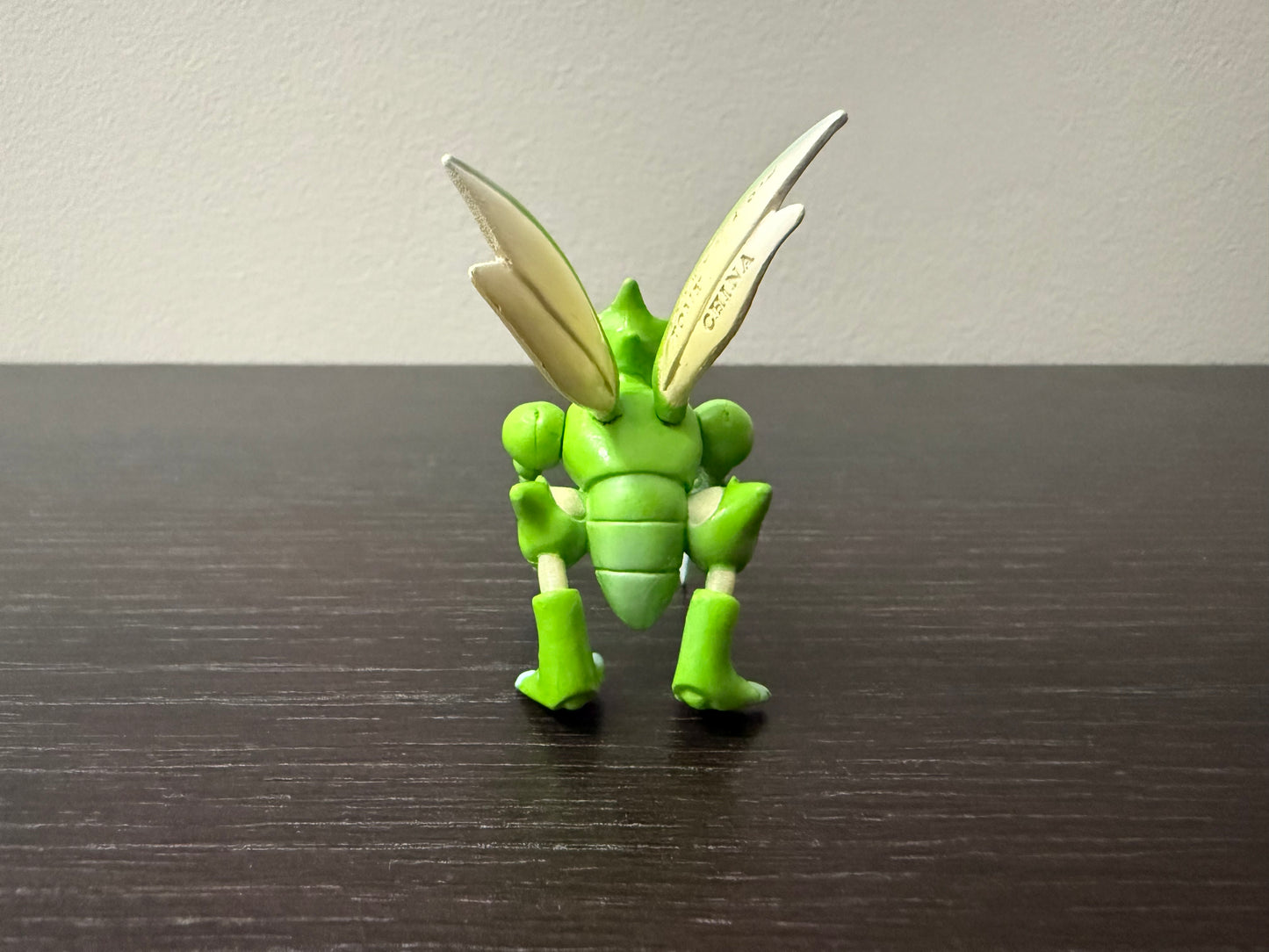 SCYTHER - FIGURE TOMY CGTSJ