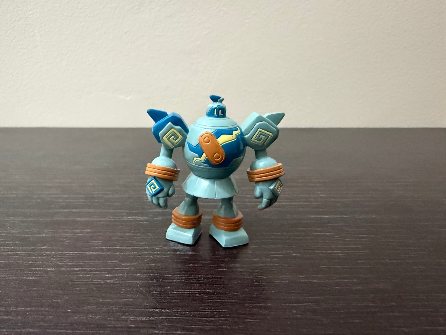 GOLURK - FIGURE TOMY