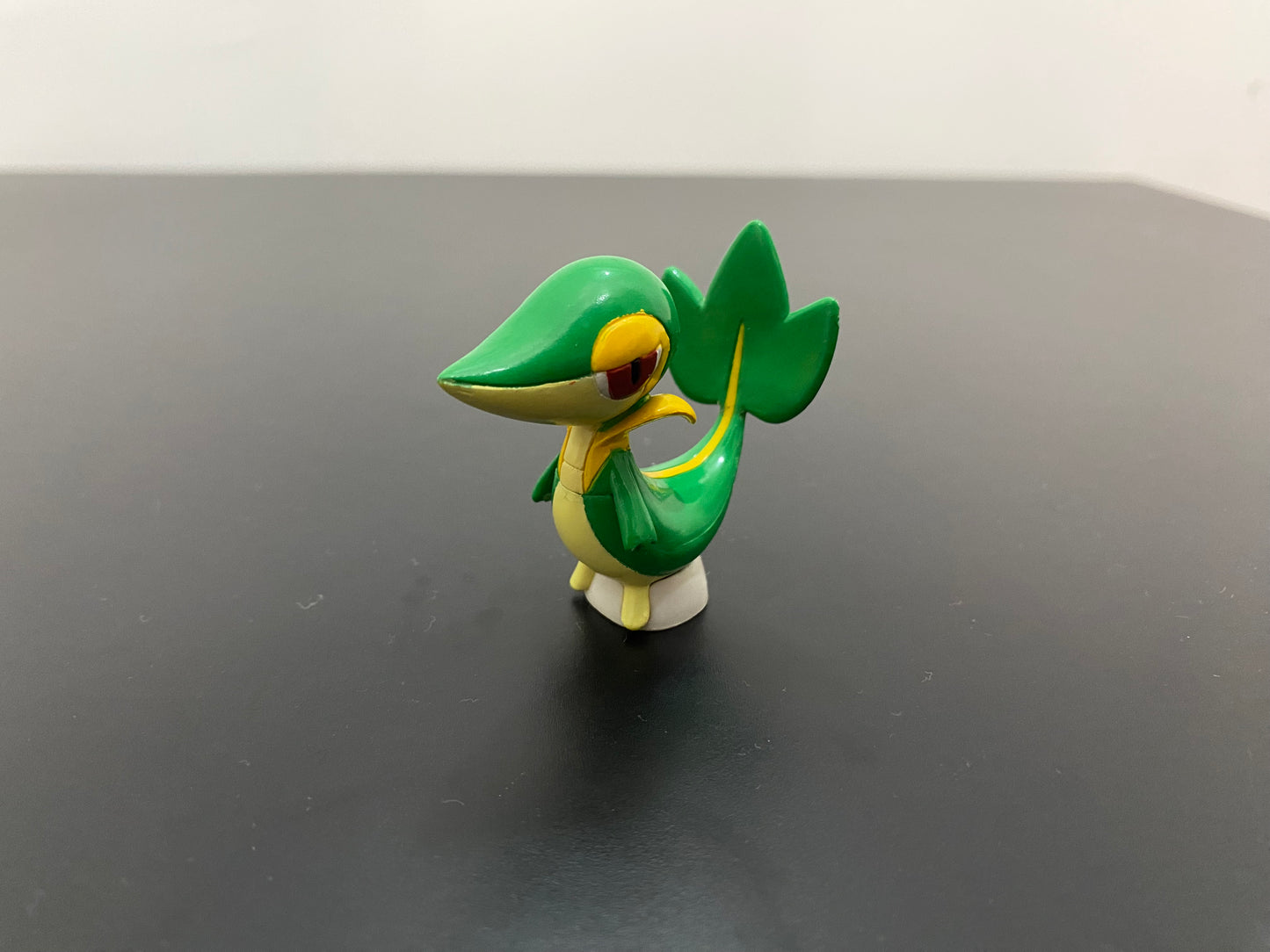 SNIVY - FIGURE TOMY