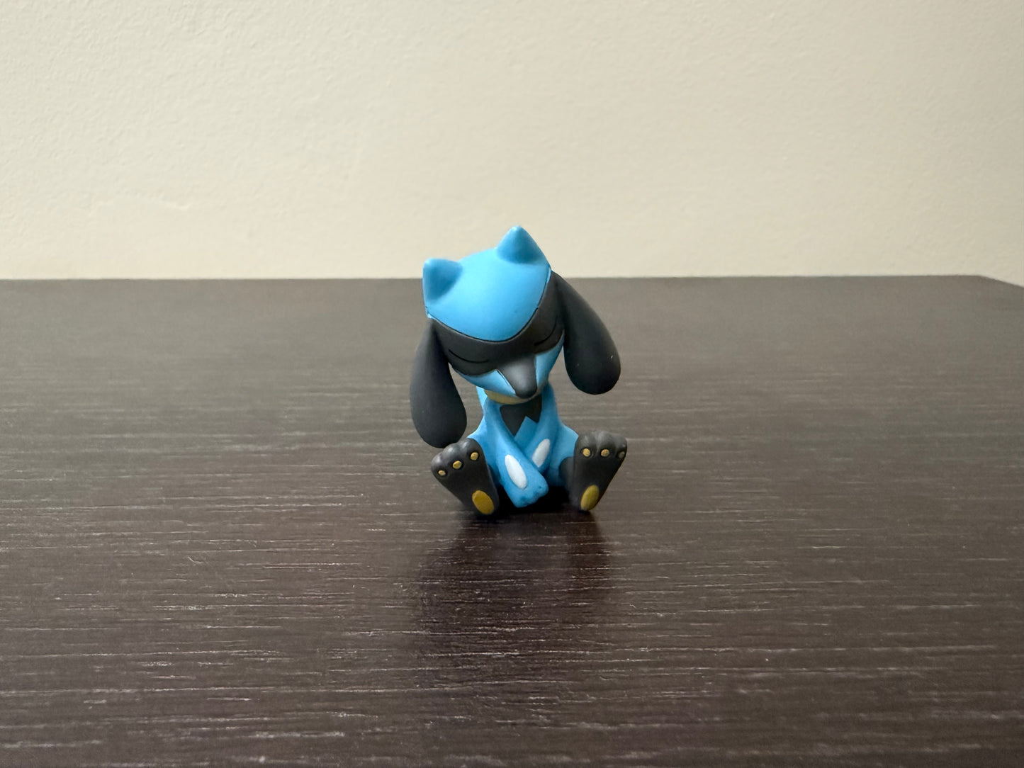 RIOLU SLEEPING - FIGURE TOMY ARTS