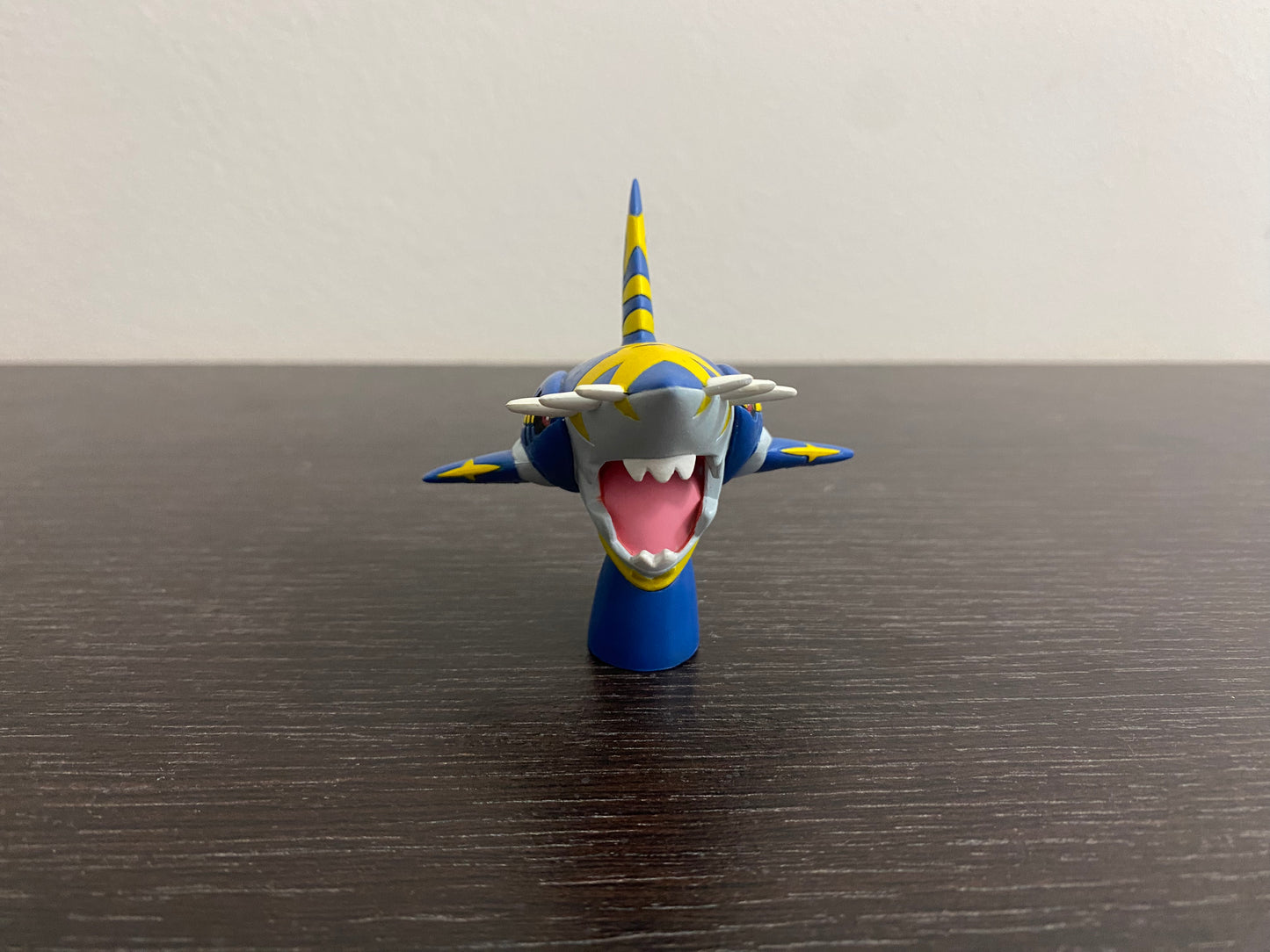 MEGA SHARPEDO - FIGURE TOMY