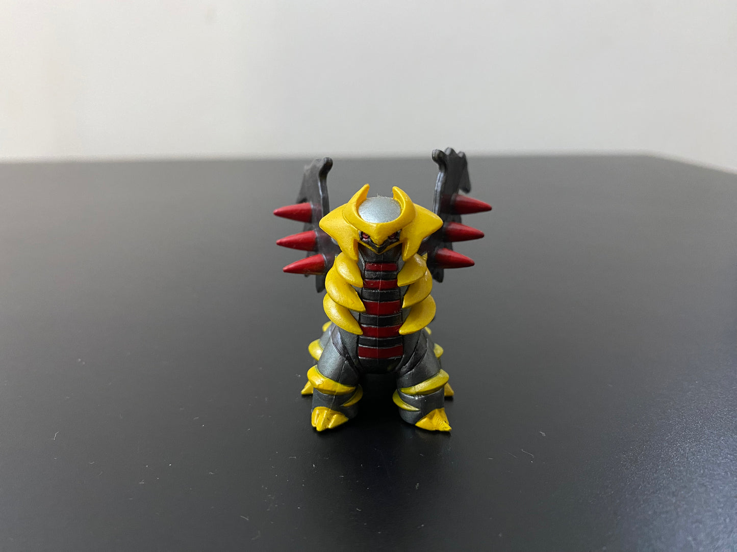 GIRATINA METALLIC - FIGURE TOMY CGTSJ