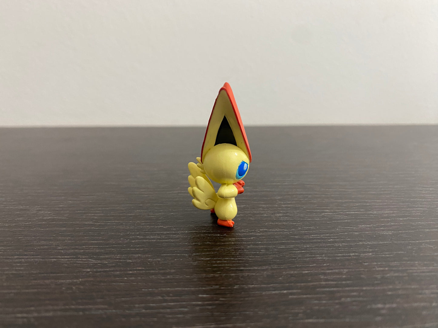 VICTINI BATTLE POSE - FIGURE TOMY CGTSJ