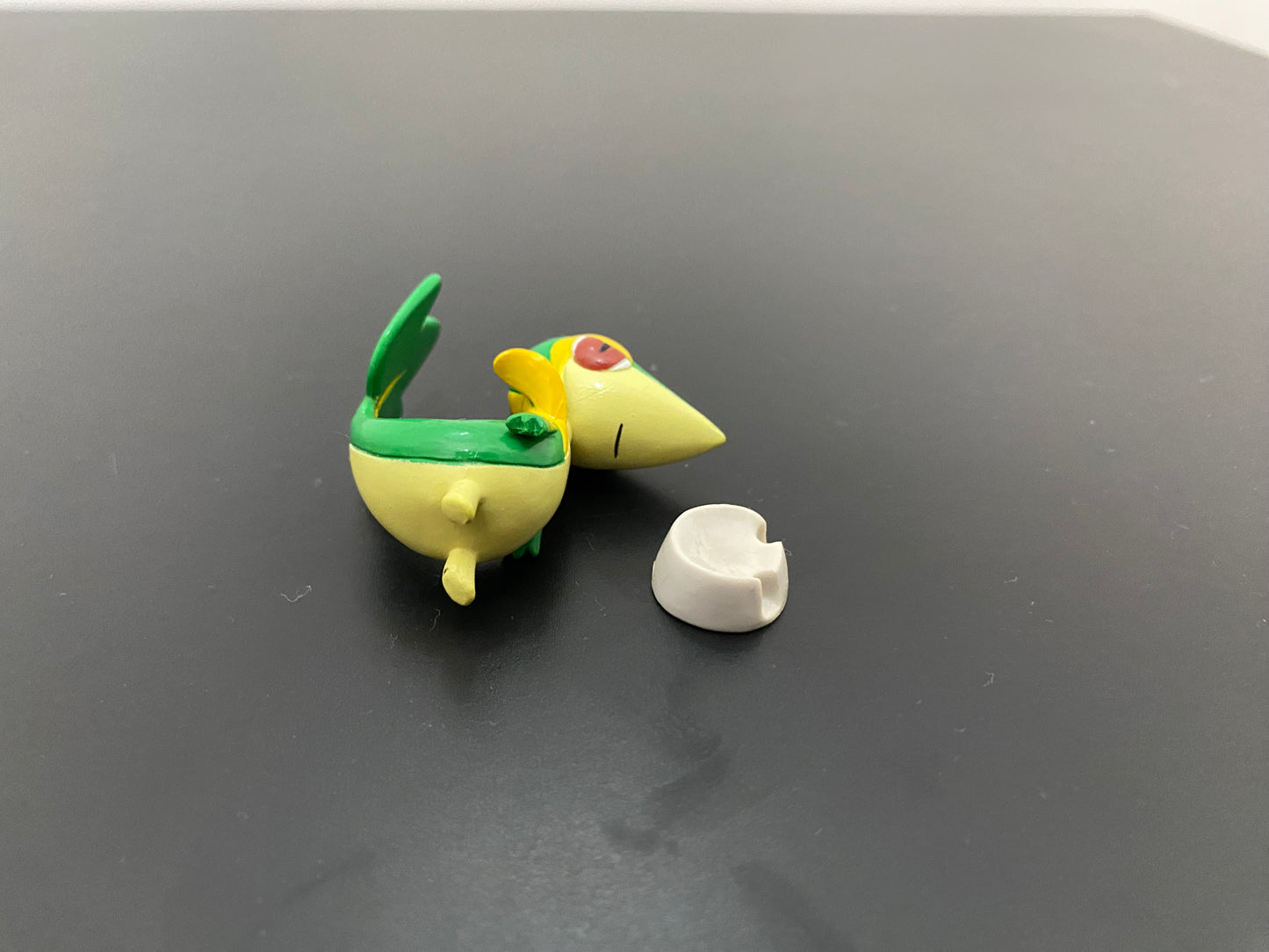 SNIVY - FIGURE TOMY