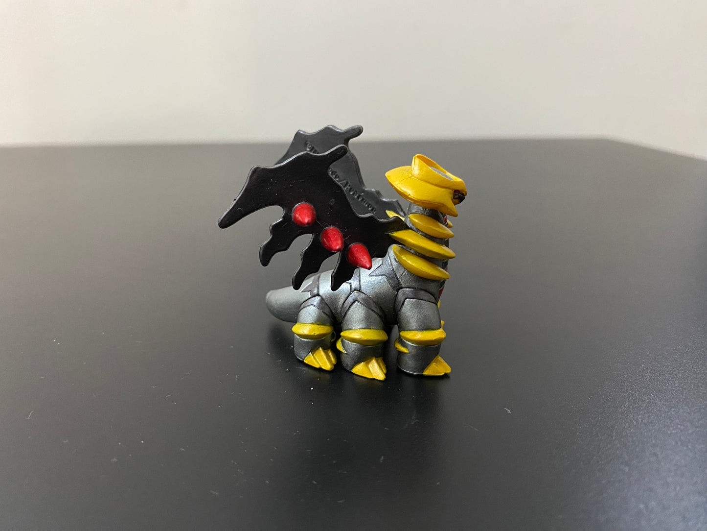 GIRATINA METALLIC - FIGURE TOMY CGTSJ