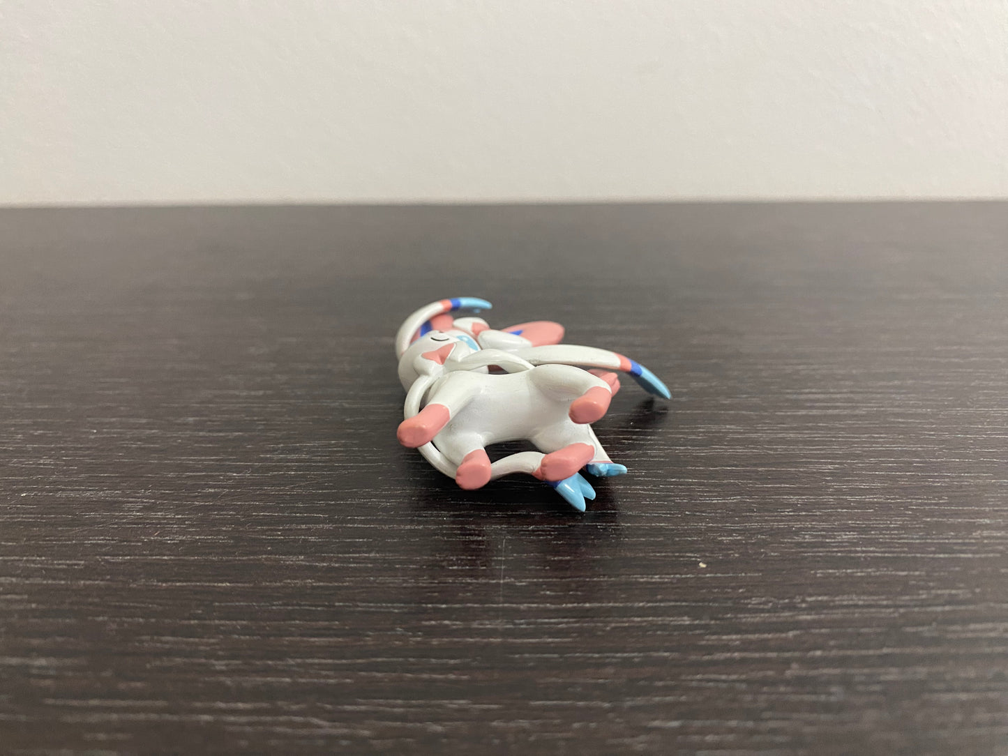 SYLVEON FIRST EDITION - FIGURE TOMY