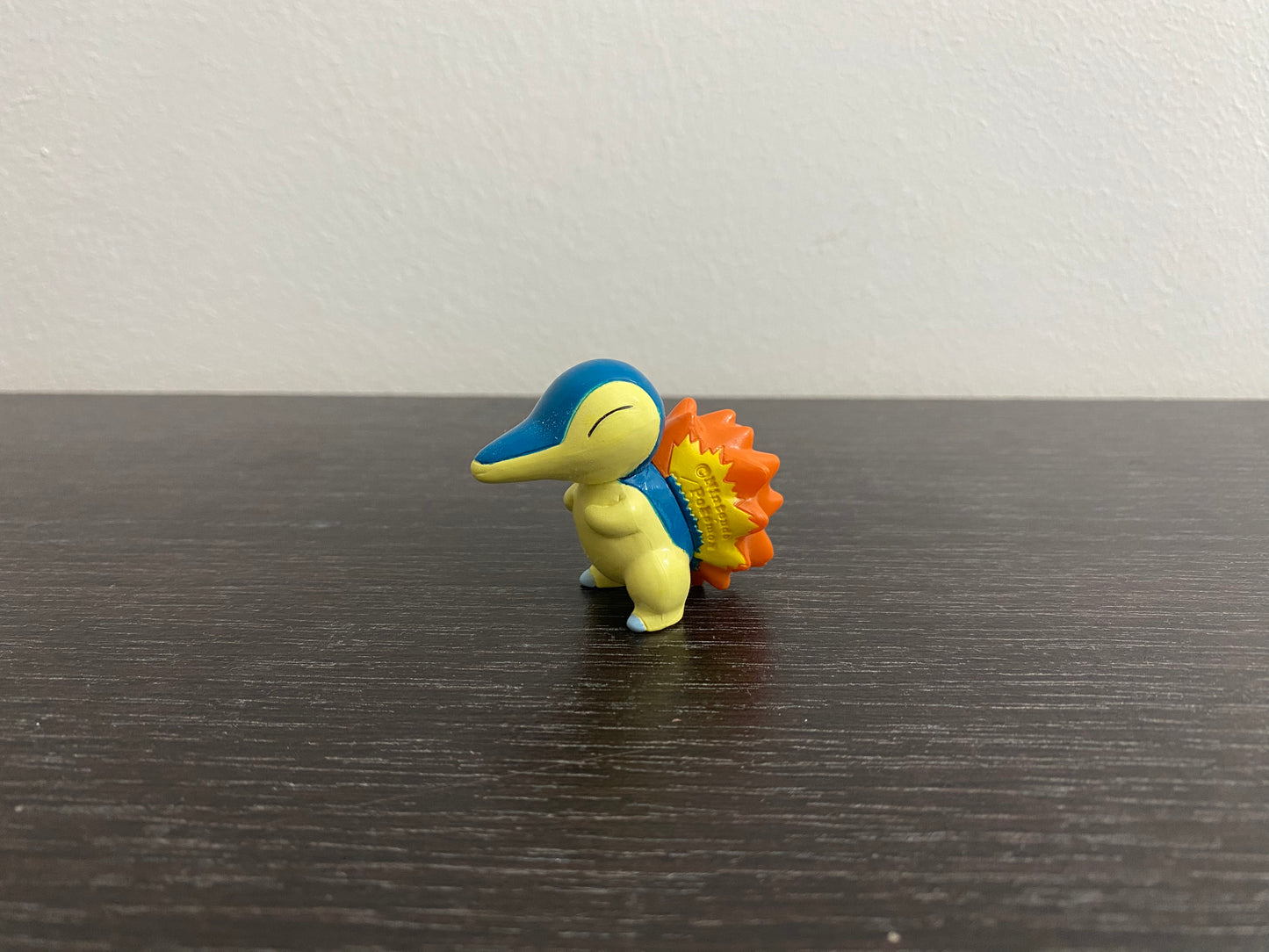 CYNDAQUIL ALTERNATIVE POSE 2009 -  FIGURE TOMY CGTSJ