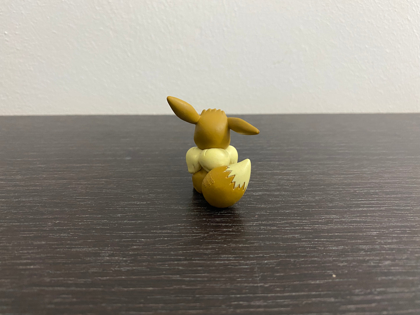 EEVEE ALTERNATIVE POSE - FIGURE TOMY