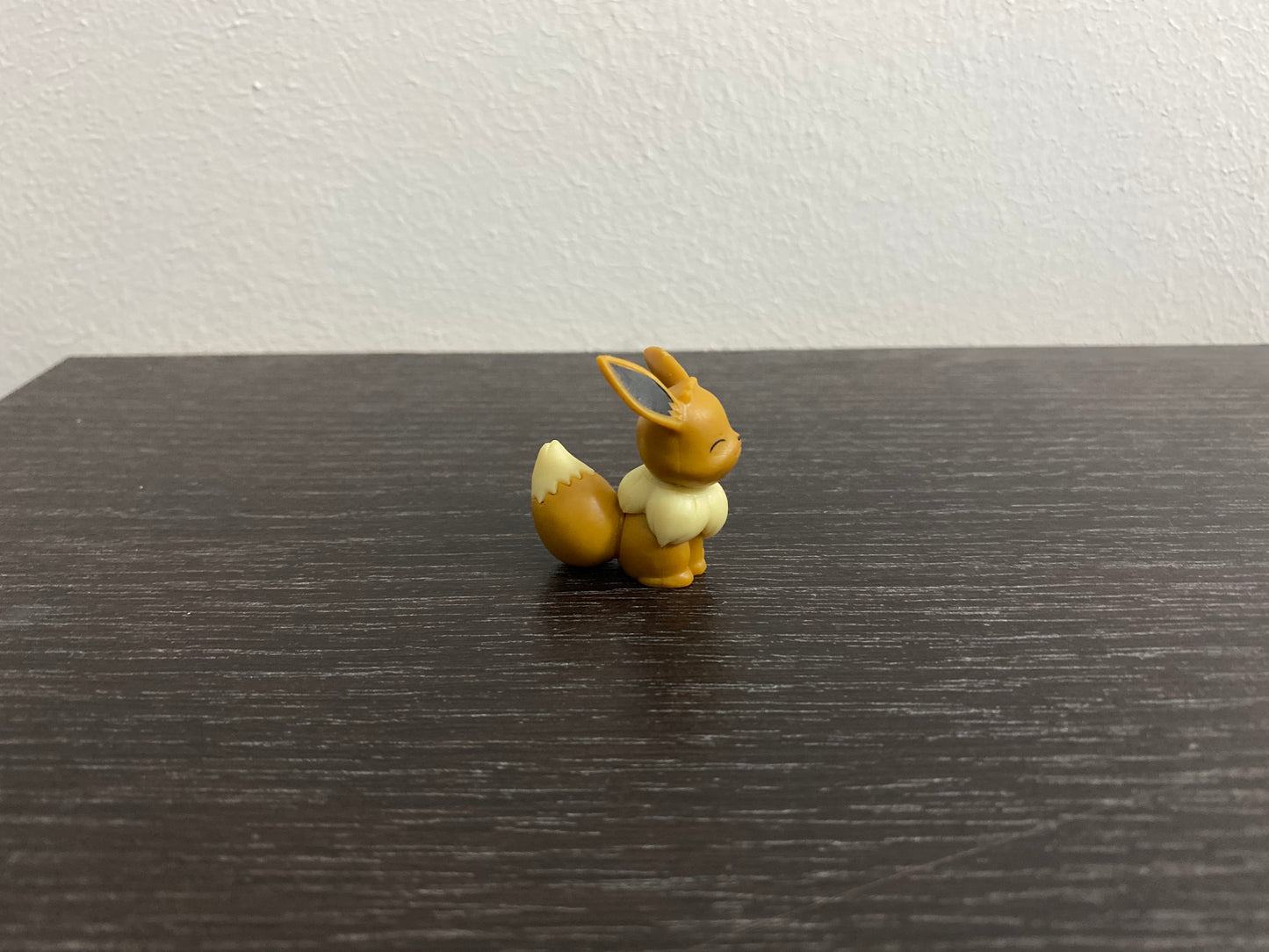 EEVEE MINI-FIGURE