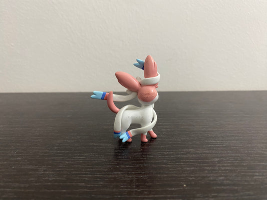 SYLVEON FIRST EDITION - FIGURE TOMY