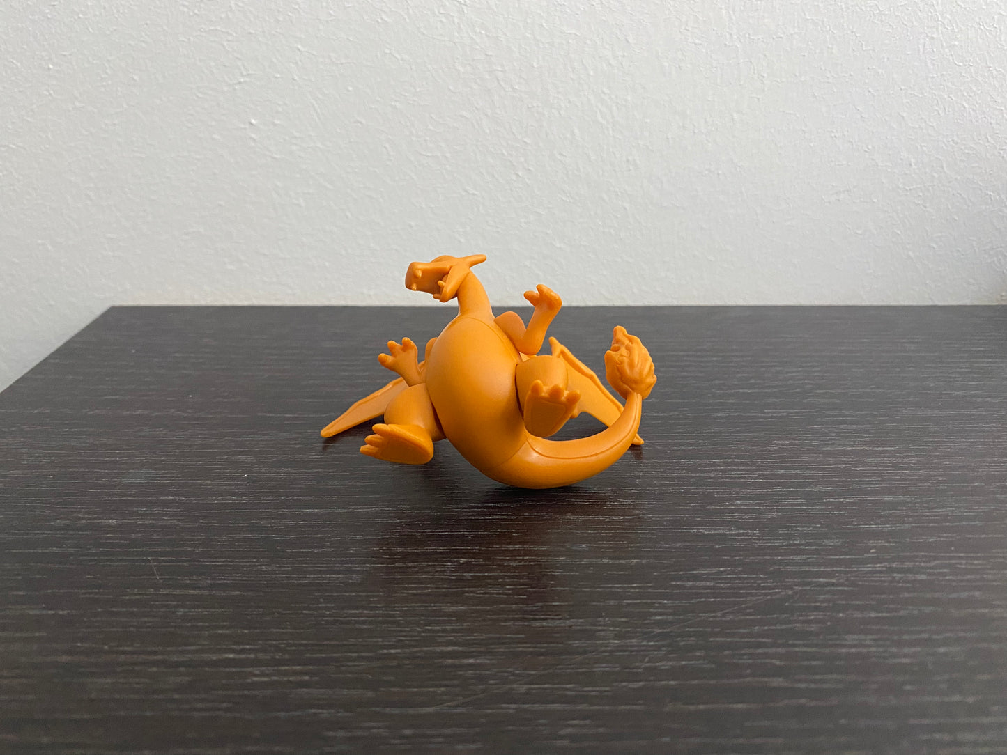 CHARIZARD HYPER SIZE MONOCOLORE - FIGURE TOMY CGTSJ